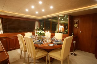 Avella - Dining Saloon